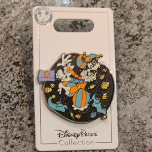 Disney Silver Mickey Mouse Icon Trading Pin